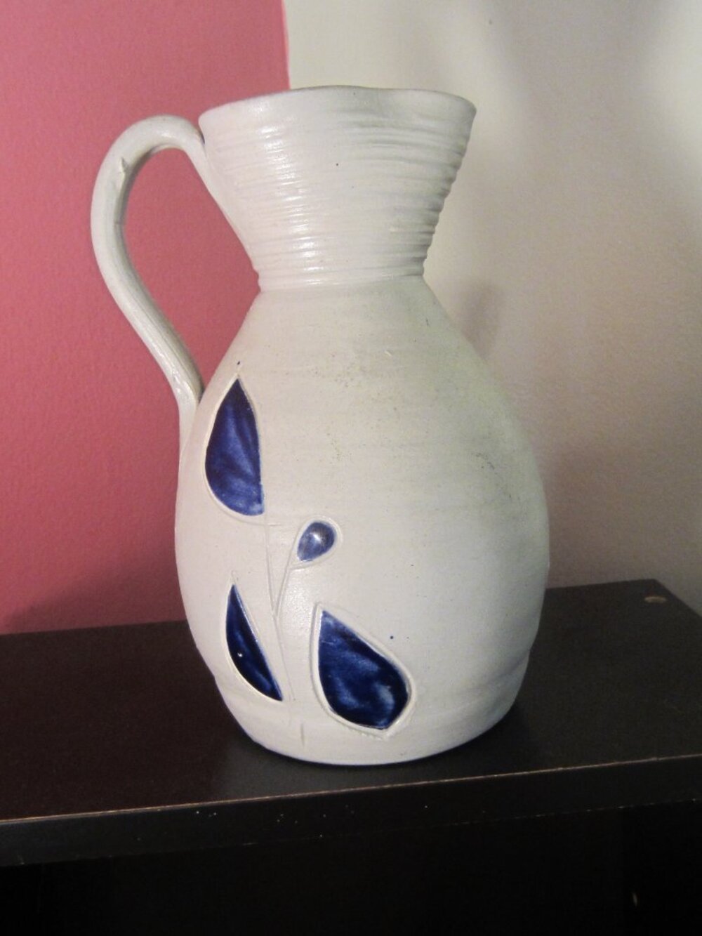 Williamsburg Pottery Pitcher~Vintage~Retro~ Mint Condition ~ PERFECT!